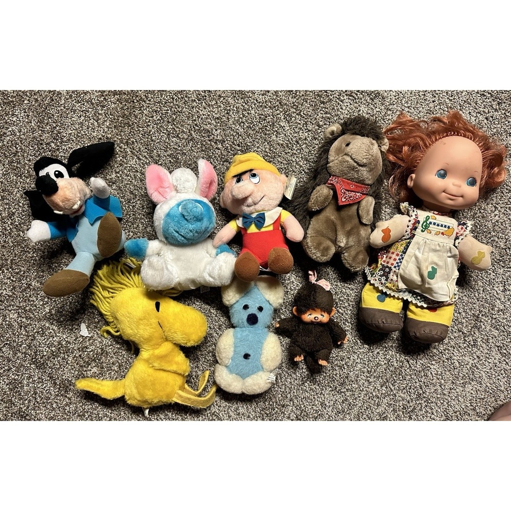 Mix Of Vintage Lot of‎ 8 Plush Toys  Classics Pinocchio, Mattel Doll  Etc